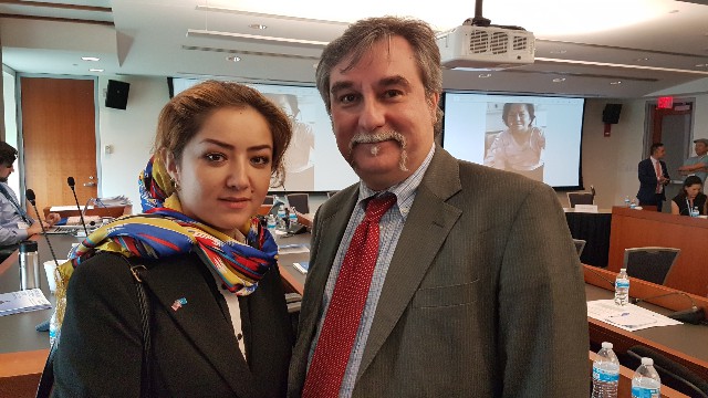 Bitter Winterのマルコ・レスピンティと新疆で受けた弾圧の衝撃的な、そして、時に悲劇的な体験を語ったミリグル・トゥルスン氏。