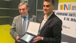 Bitter Winterのマルコ・レスピンティ理事がトリノ国際書籍見本市でメディア賞を獲得