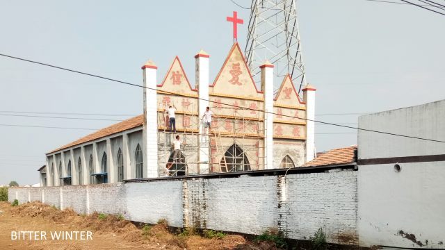 福音教会の十字架が撤去される前の外観