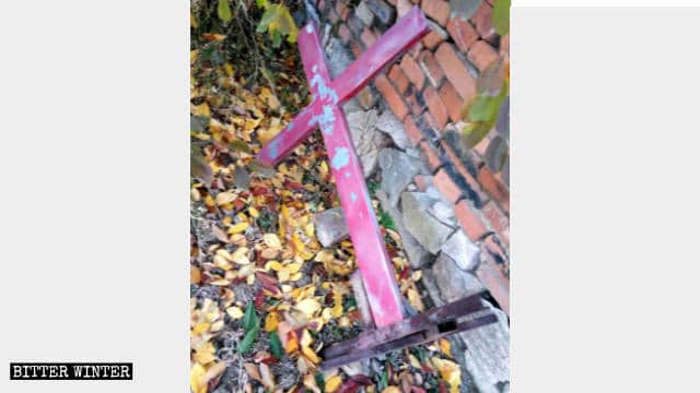 遼寧省調兵山市の三自教会の集会施設から十字架が撤去された。