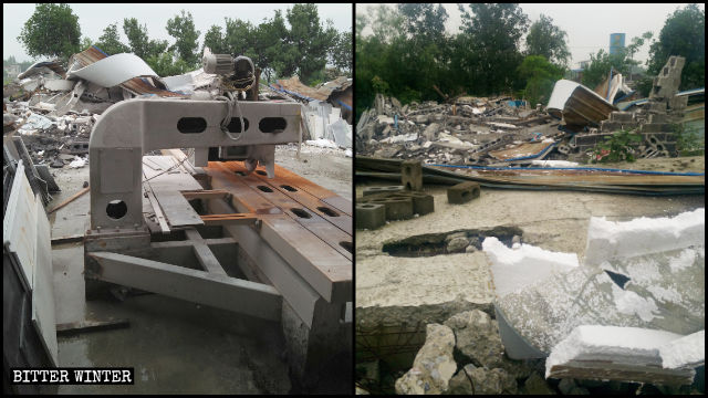 湖北省崇陽県で、国道106号沿いに建っていた民間企業の建物13棟が強制的に取り壊された。